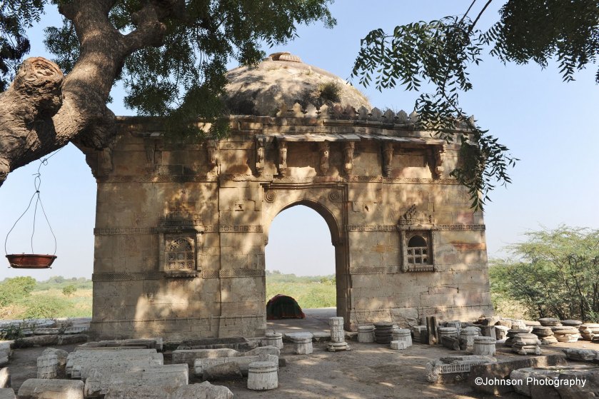 The domed structure with the tomb 